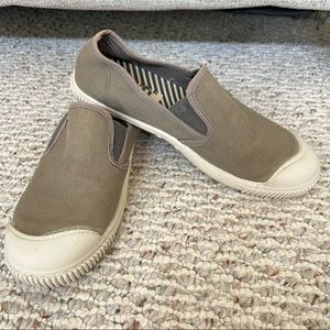 Keen slip on canvas shoes